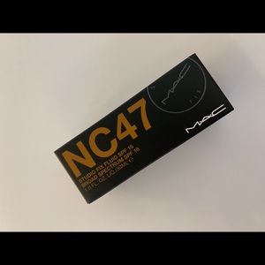 NIB Mac Studio Fix Foundation NC47